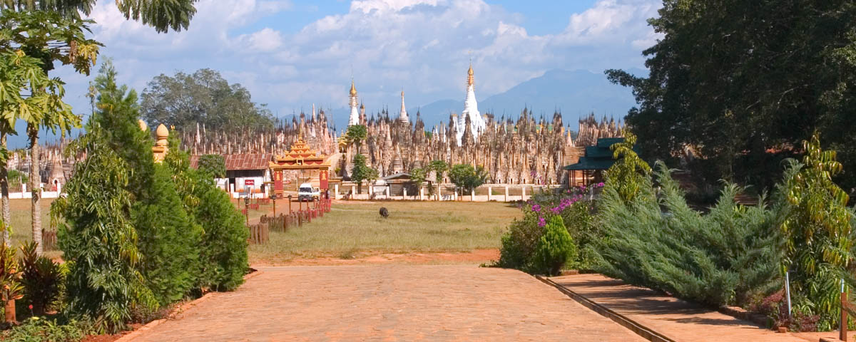 Myanmar-Kekku-Pagoda_Field_of_Kekku-Entrance